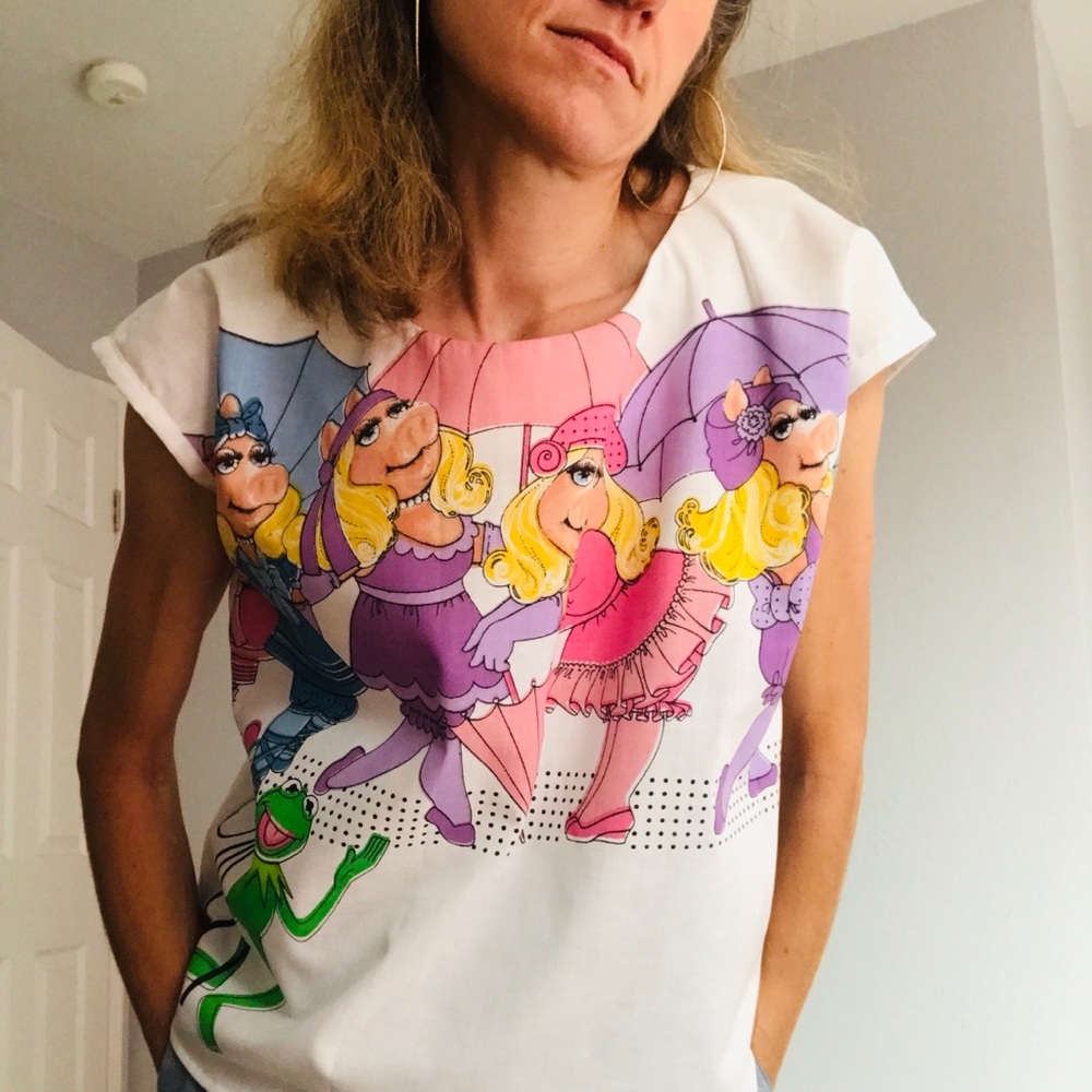 Miss Piggy + Kermit Top